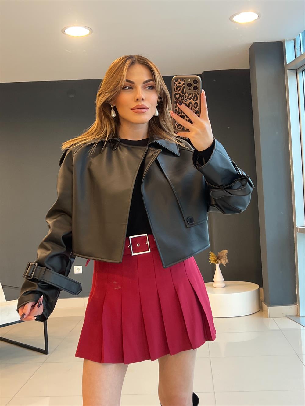 Premium Kisa Deri̇ Ceket Si̇yah