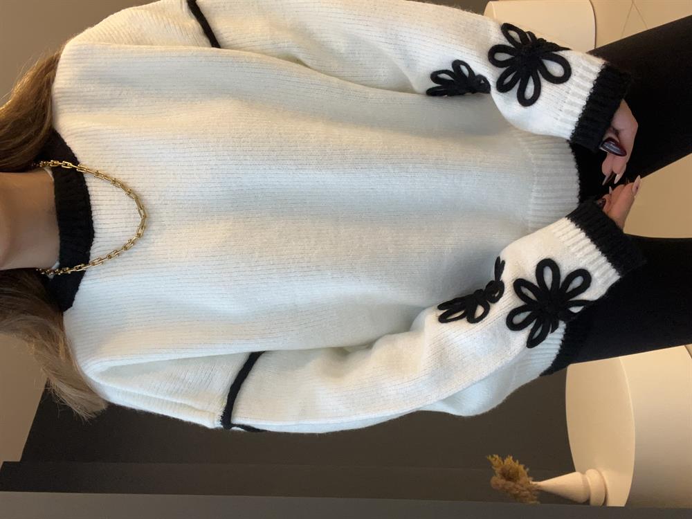 Premi̇um Kollari Çi̇çek İşlemeli̇ Kazak Ekru