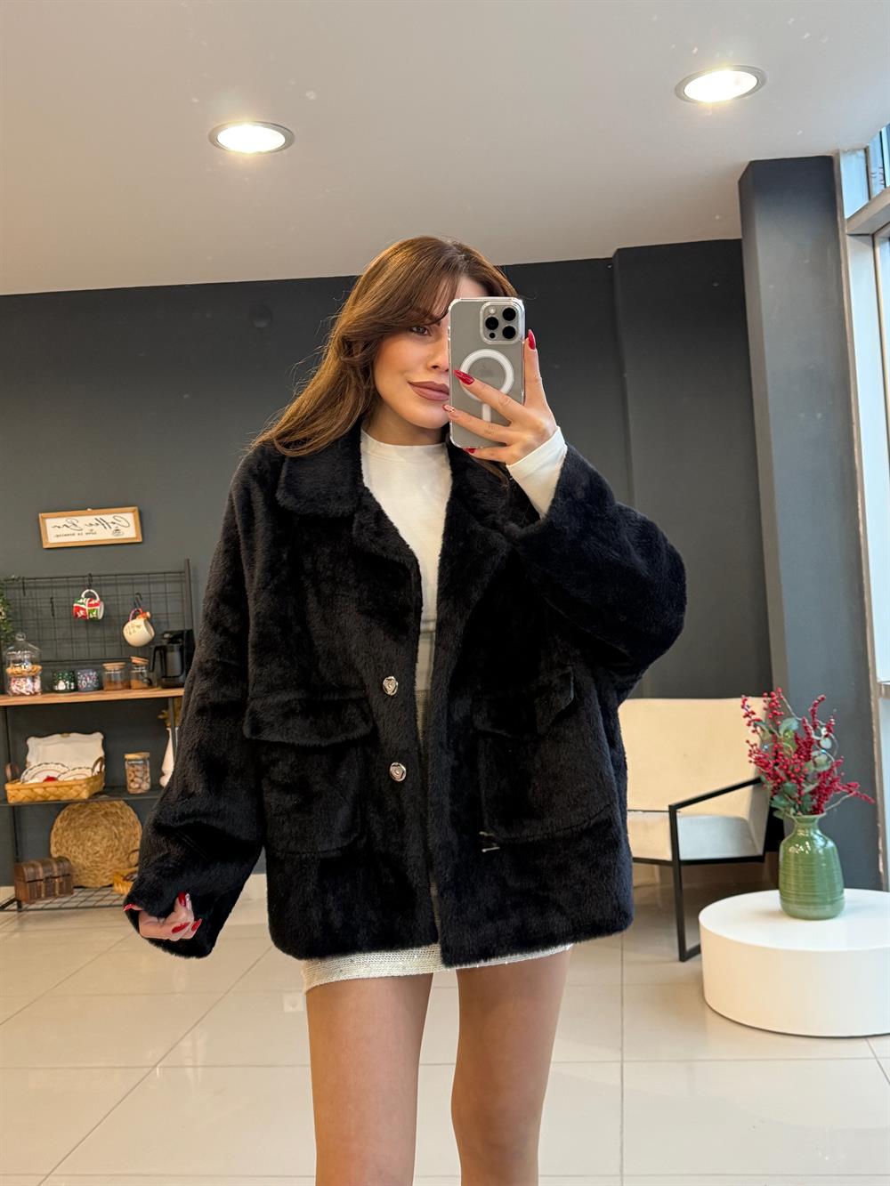 Premi̇um Seri̇ Astarli Kürk Si̇yah