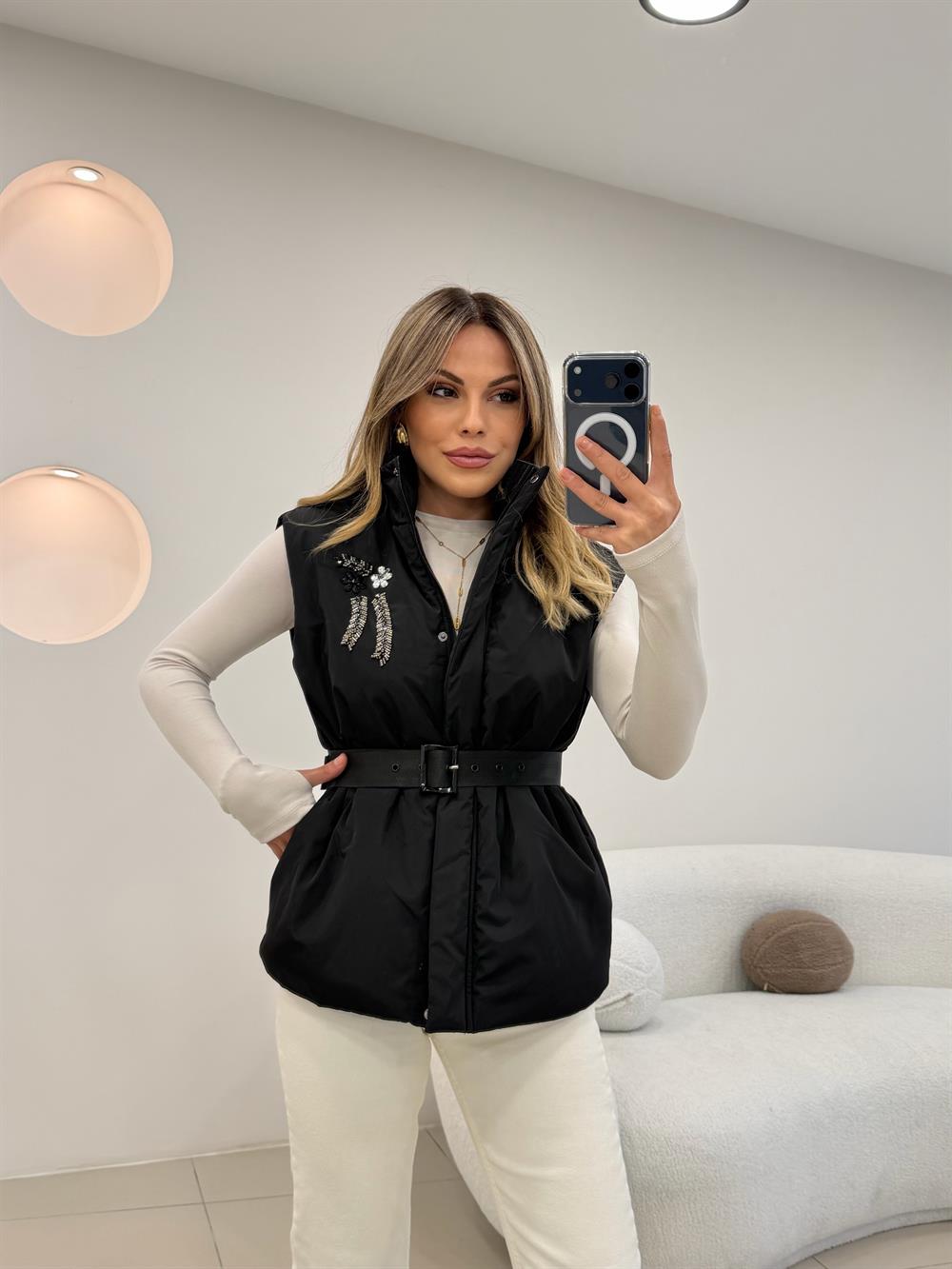 PREMİUM SERİ TAŞ İŞLEMELİ VE KEMER DETAYLI YELEK SİYAH