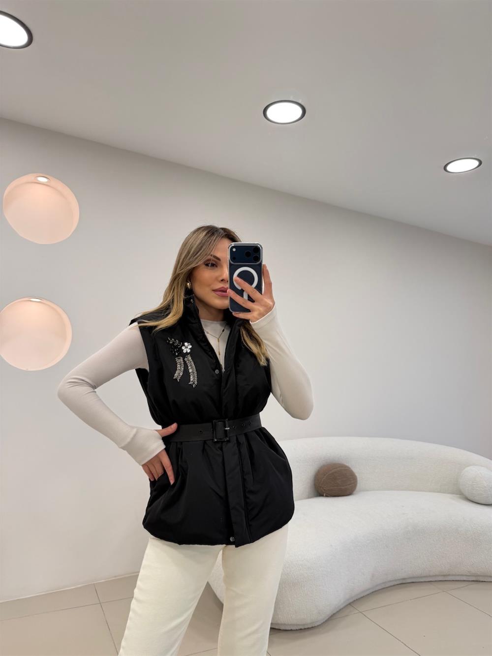 PREMİUM SERİ TAŞ İŞLEMELİ VE KEMER DETAYLI YELEK SİYAH