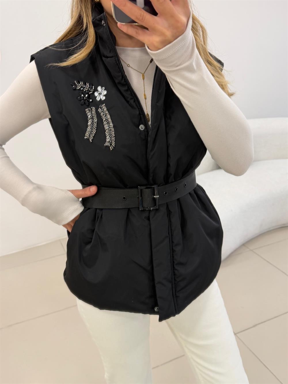 PREMİUM SERİ TAŞ İŞLEMELİ VE KEMER DETAYLI YELEK SİYAH