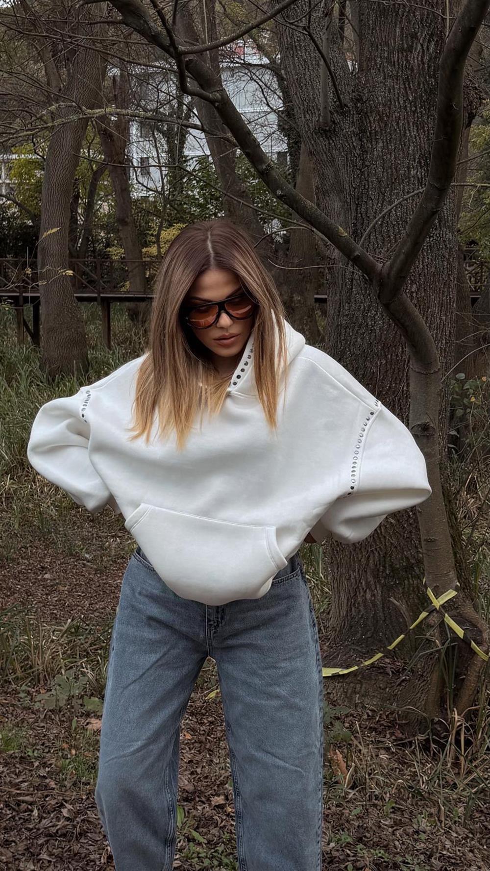 PREMİUM SERİ ZIMBA DETAYLI KAPŞONLU SWEAT BEYAZ