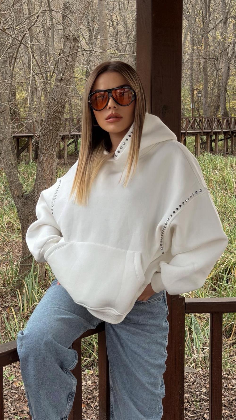 PREMİUM SERİ ZIMBA DETAYLI KAPŞONLU SWEAT BEYAZ