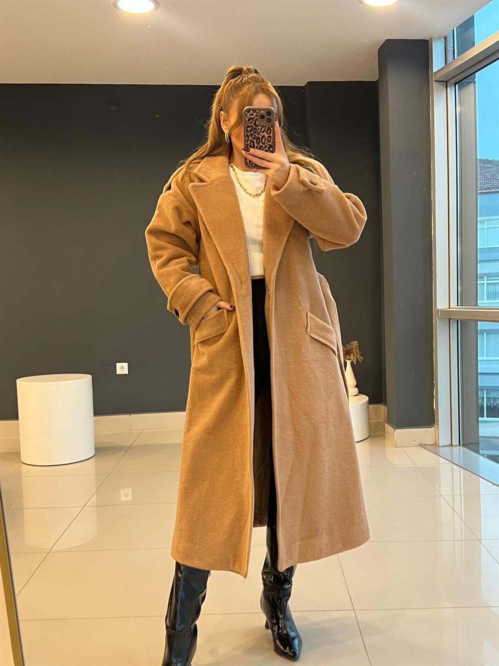 Premi̇um Seri̇ Astarli Kaşe Kaban Camel