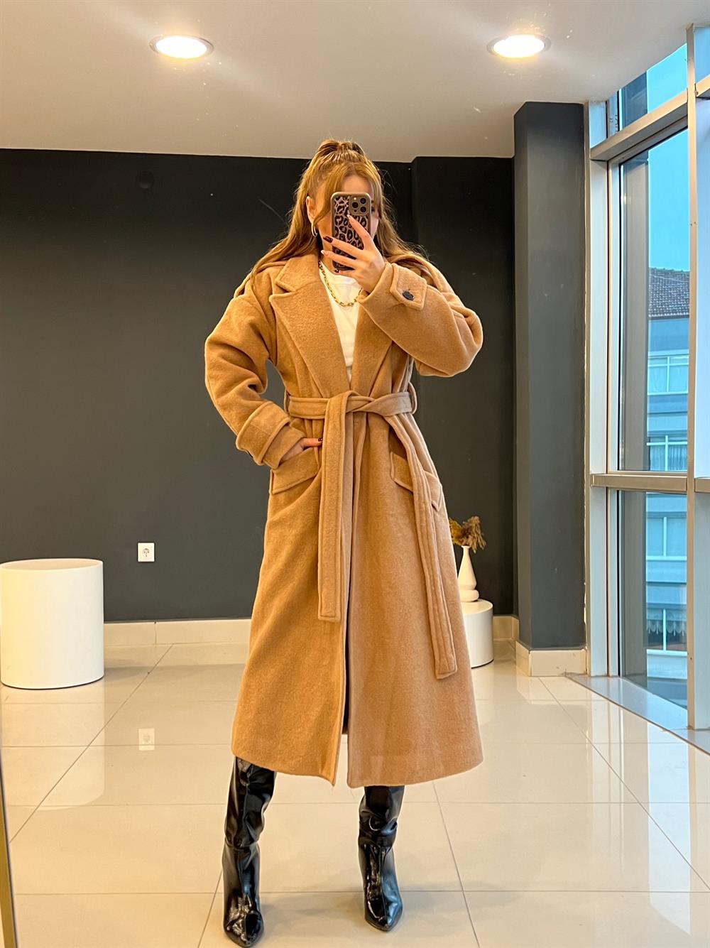 Premi̇um Seri̇ Astarli Kaşe Kaban Camel