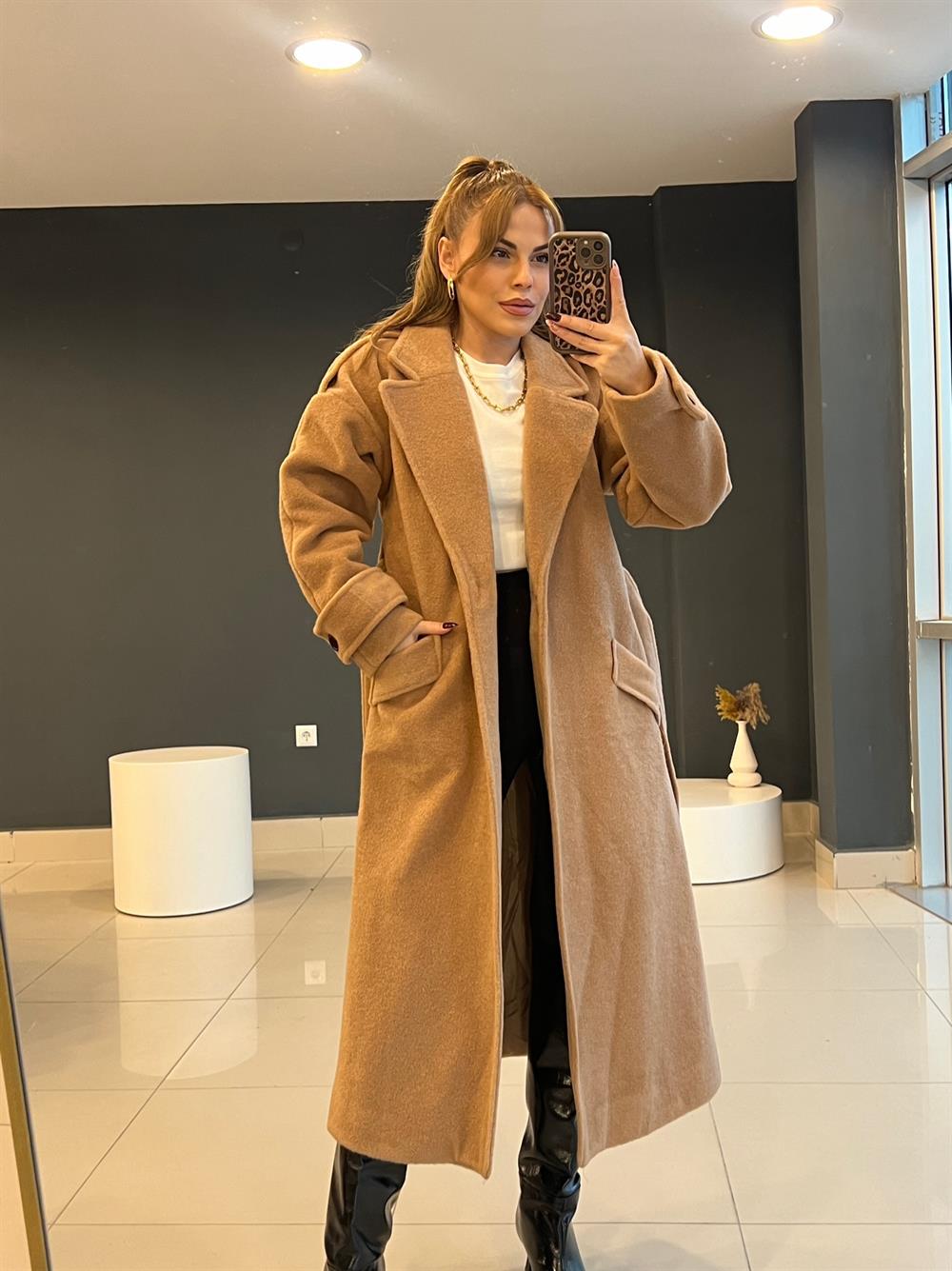 Premi̇um Seri̇ Astarli Kaşe Kaban Camel