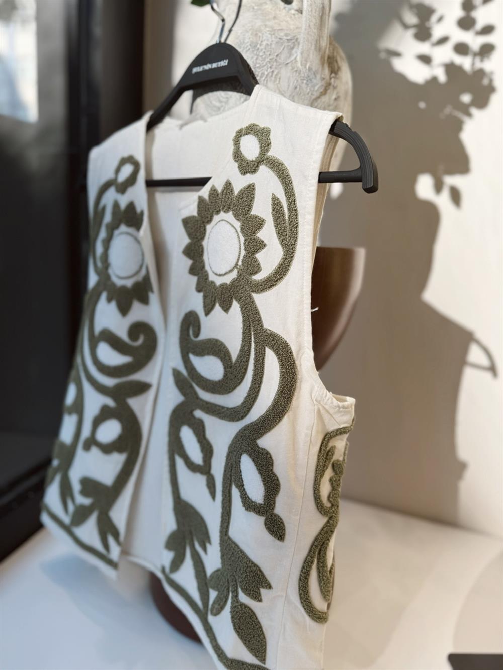 PUNCH İŞLEMELİ TASARIM YELEK