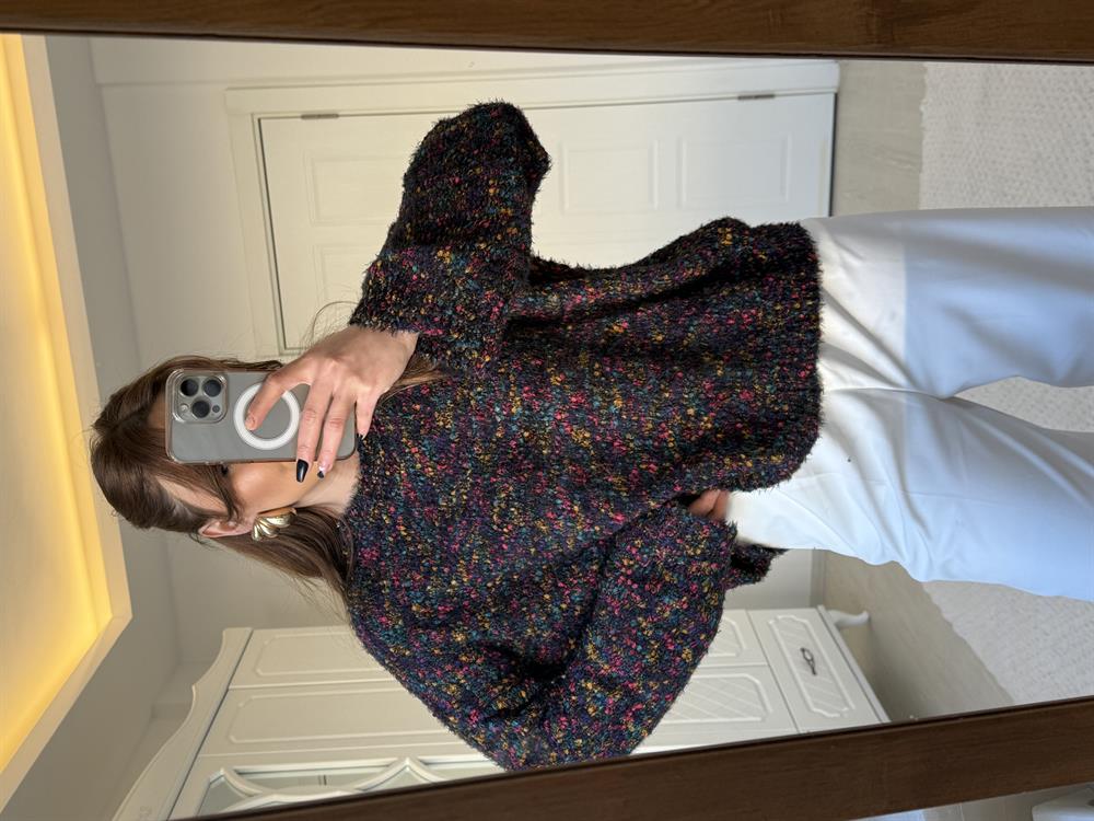 Renkli̇ Bi̇si̇klet Yaka Kazak Si̇yah