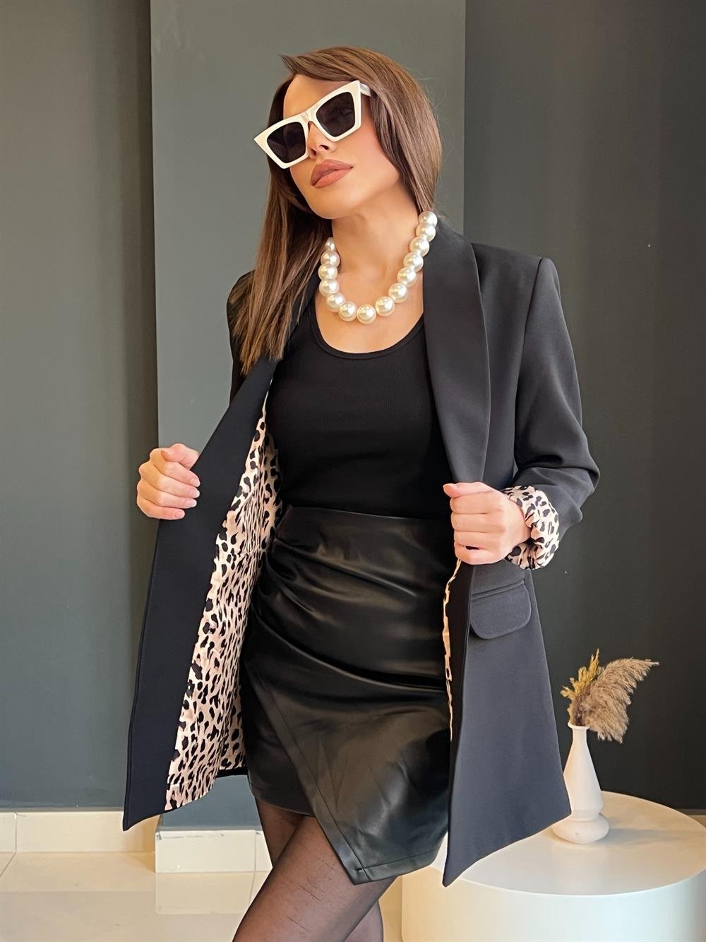 Şal Yaka Leopar Astarli Ceket Si̇yah