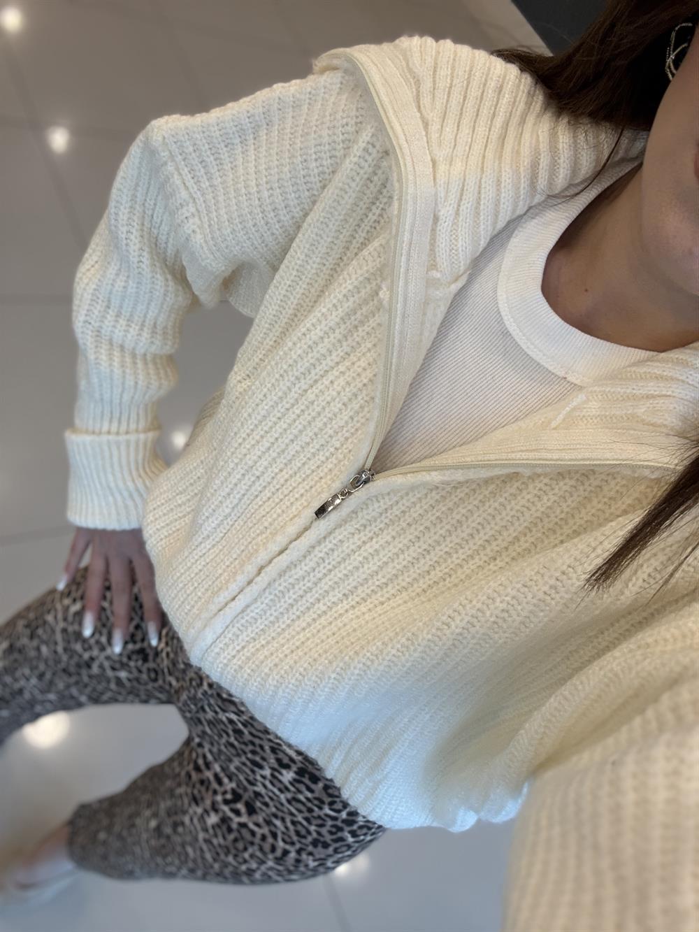 Şal Yaka Örgü Hirka Ekru