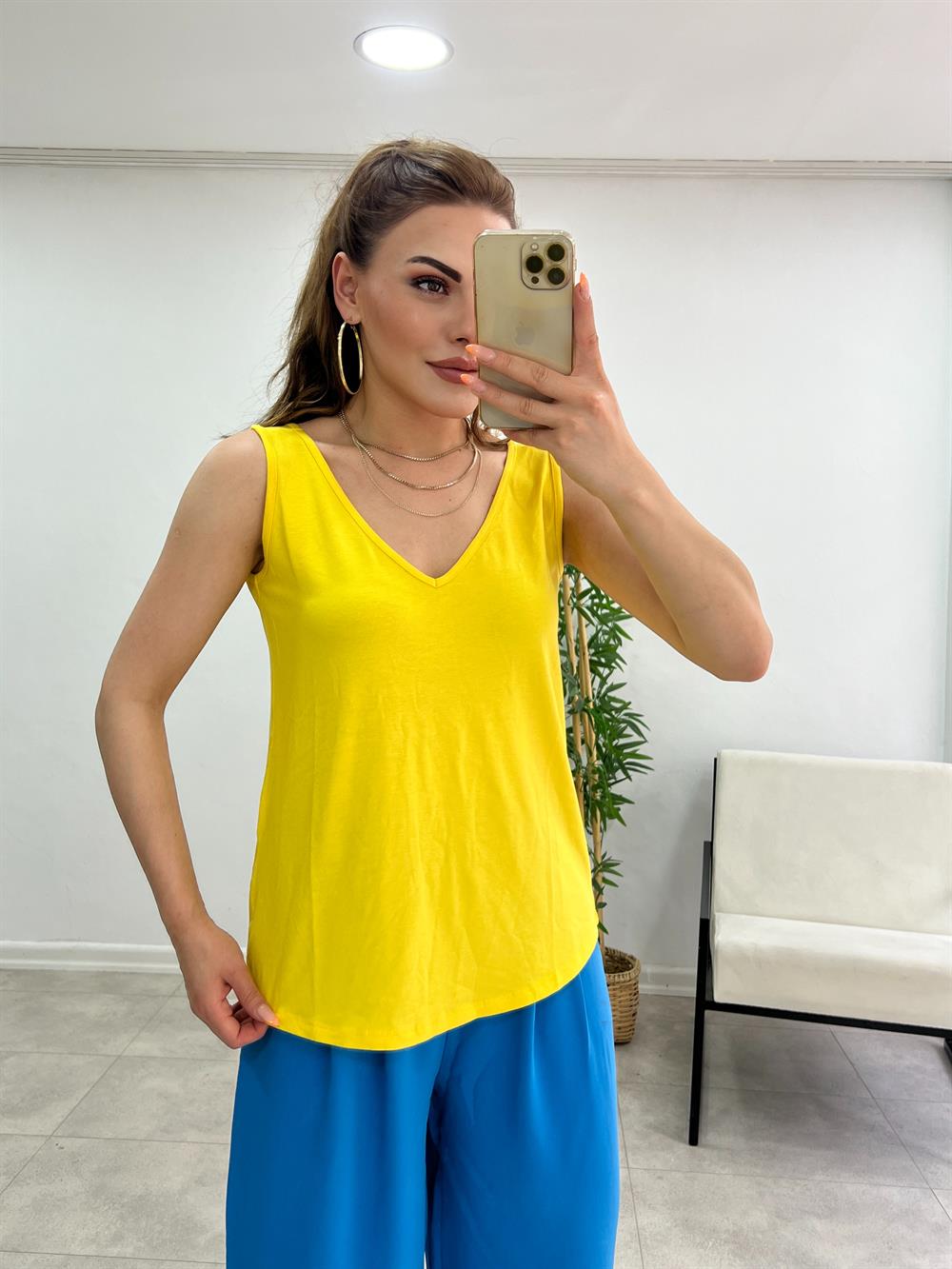 Sari V Yaka Salaş Atlet