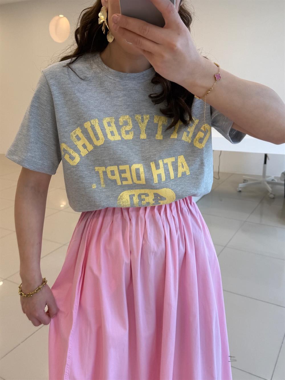 SARI YAZI DETAYLI GRİ TSHIRT
