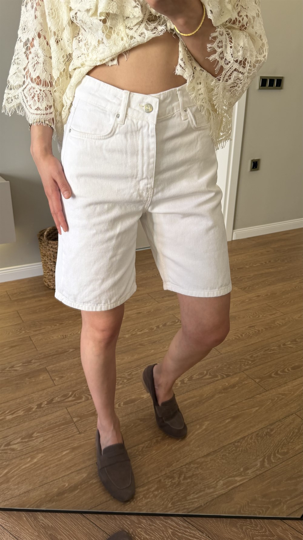 ŞEHİR BOY DENİM ŞORT BEYAZ
