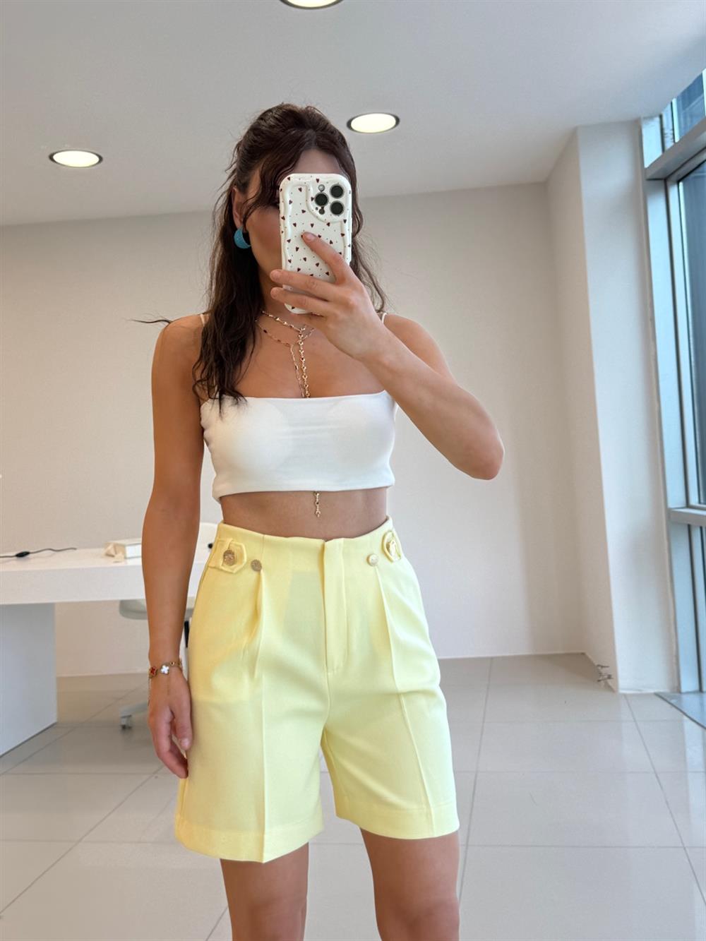 ŞEHİR BOY GOLD DÜĞMELİ ŞORT SARI