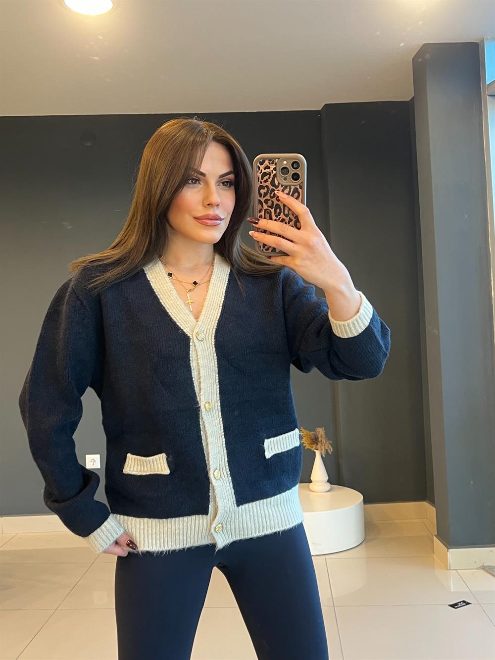 Şeri̇tli̇ Detaylı Hirka Laci̇vert