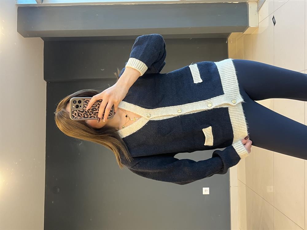 Şeri̇tli̇ Detaylı Hirka Laci̇vert