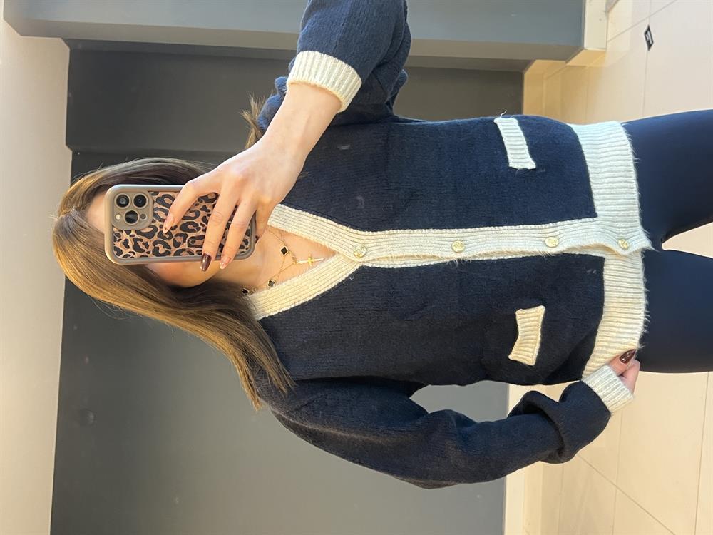 Şeri̇tli̇ Detaylı Hirka Laci̇vert