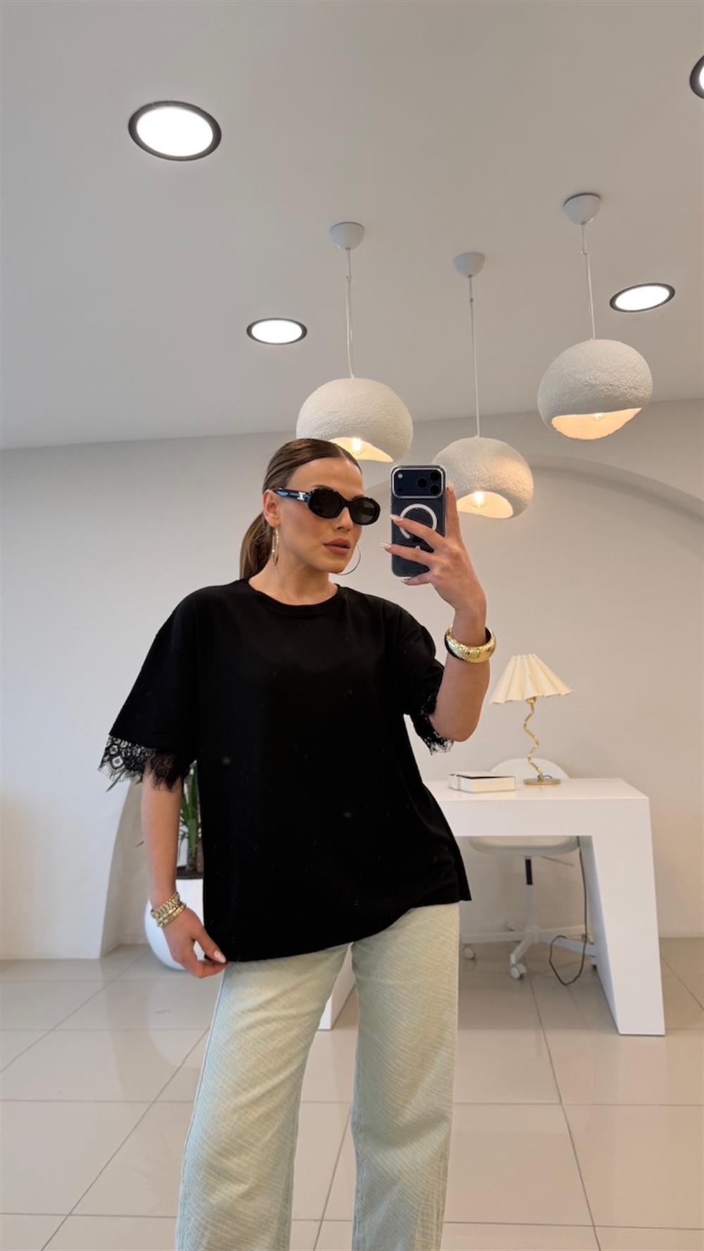 SIRT DANTEL DETAYLI MODAL BLUZ SİYAH