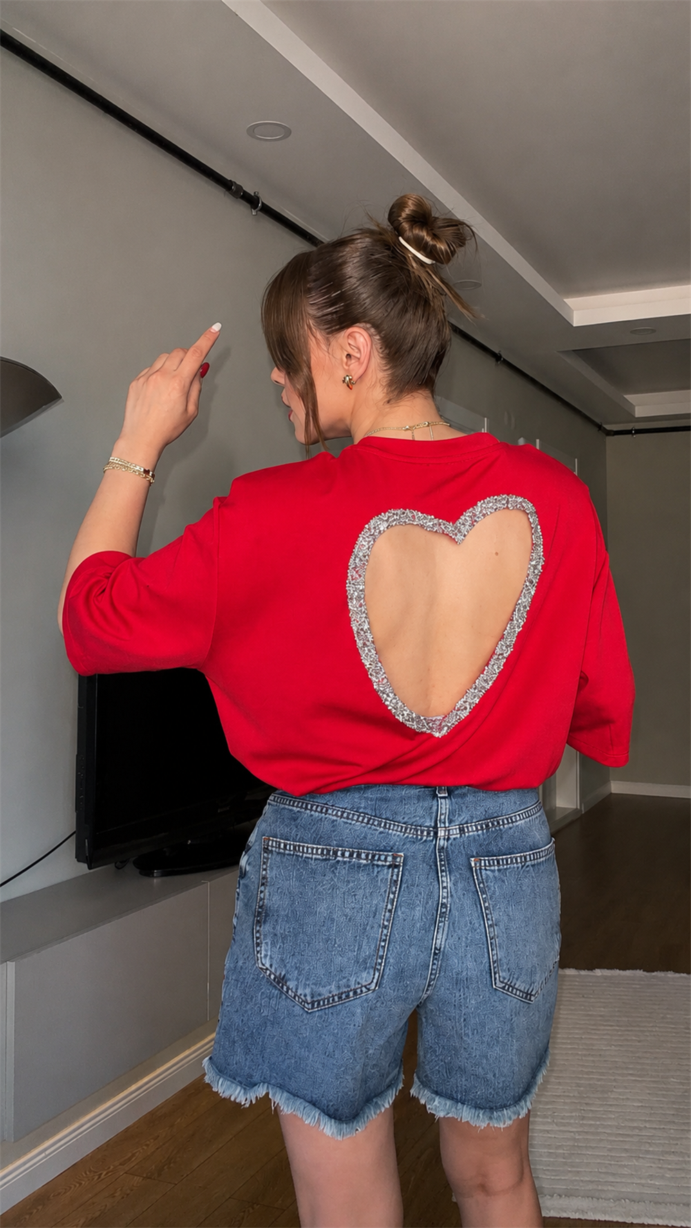 Sırt  Taş Kalp Nakışlı Vatkalı Tshirt Kırmızı