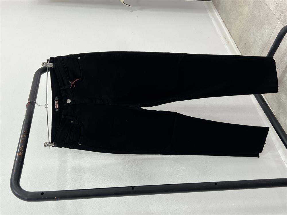 Si̇yah Battal Beden Likralı Mom Jean