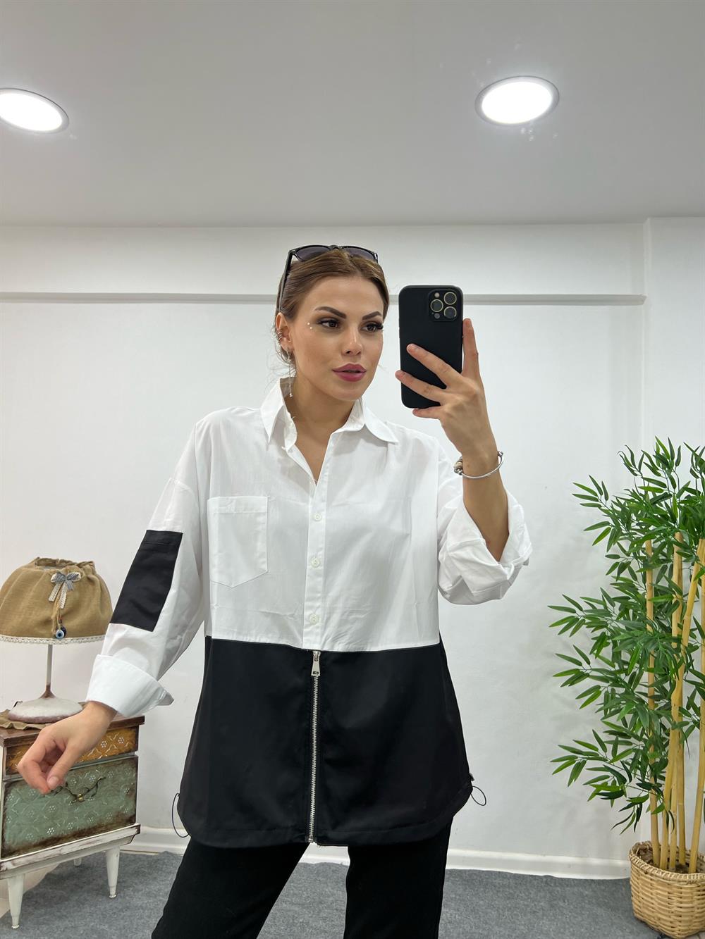 Si̇yah Beyaz Tasarim Gömlek