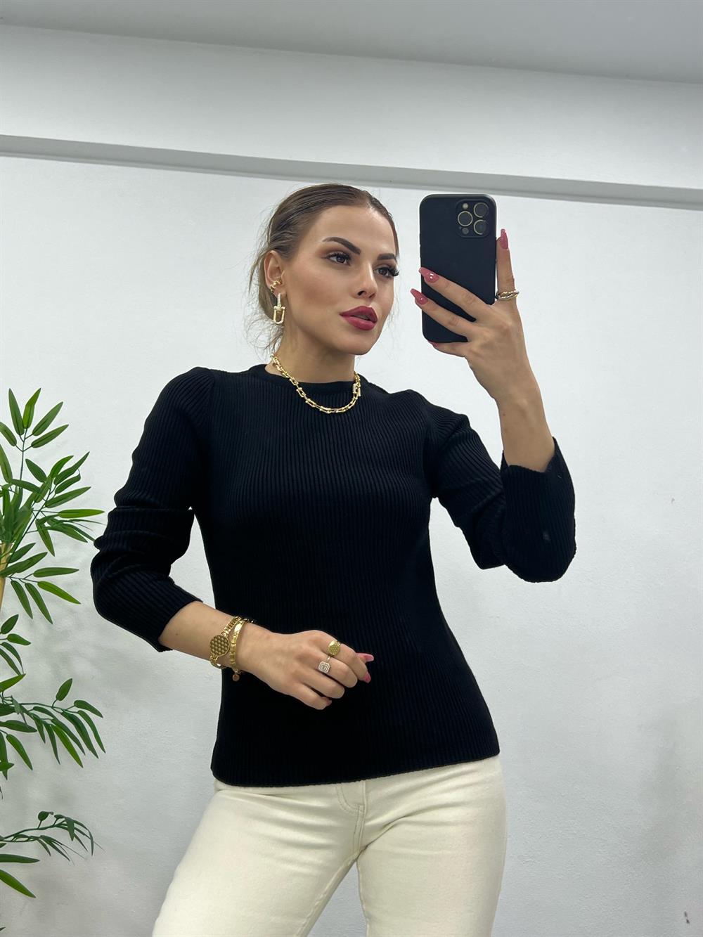 Si̇yah Bi̇si̇klet Yaka Tri̇ko
