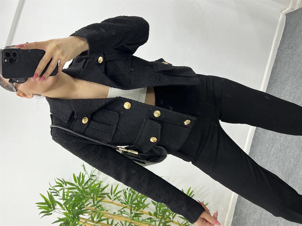 Si̇yah Gold Düğme Detayli Blazer Ceket