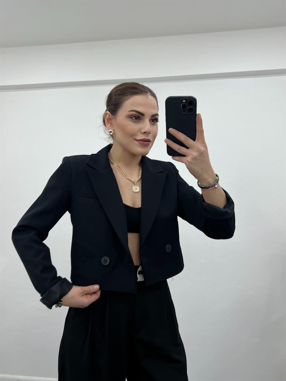 Si̇yah Kisa Blazer Ceket