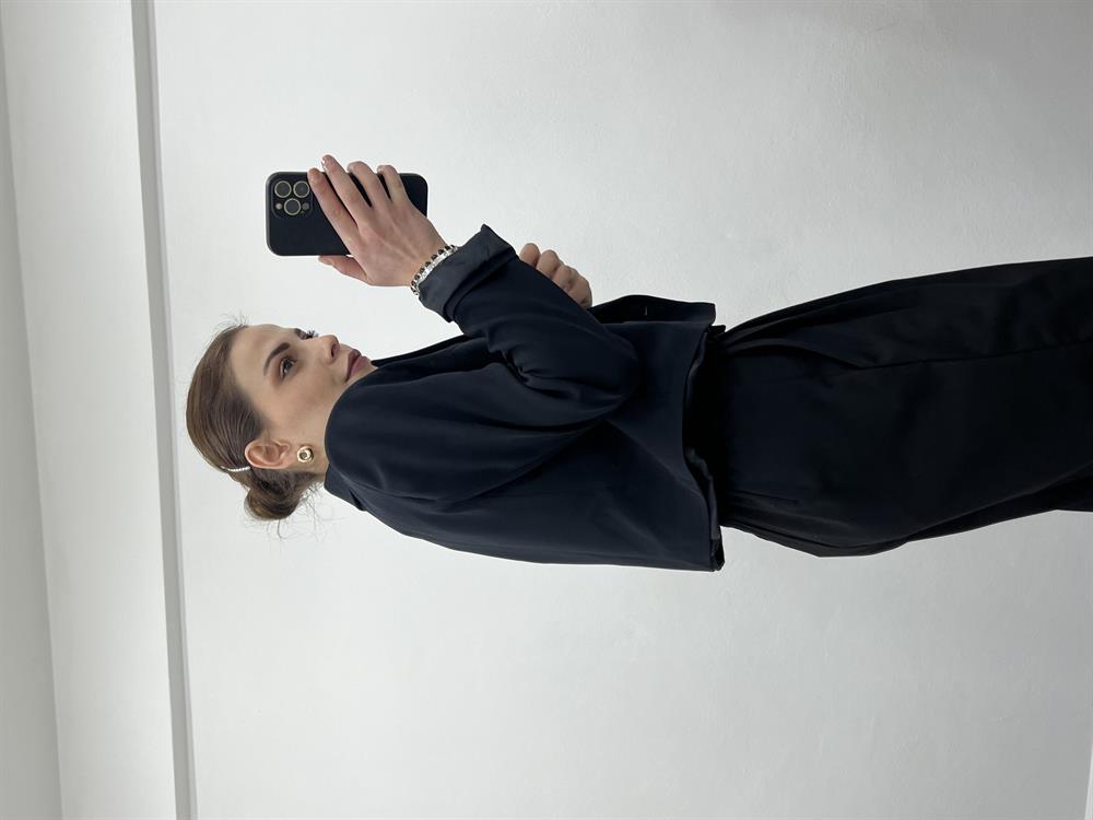 Si̇yah Kisa Blazer Ceket