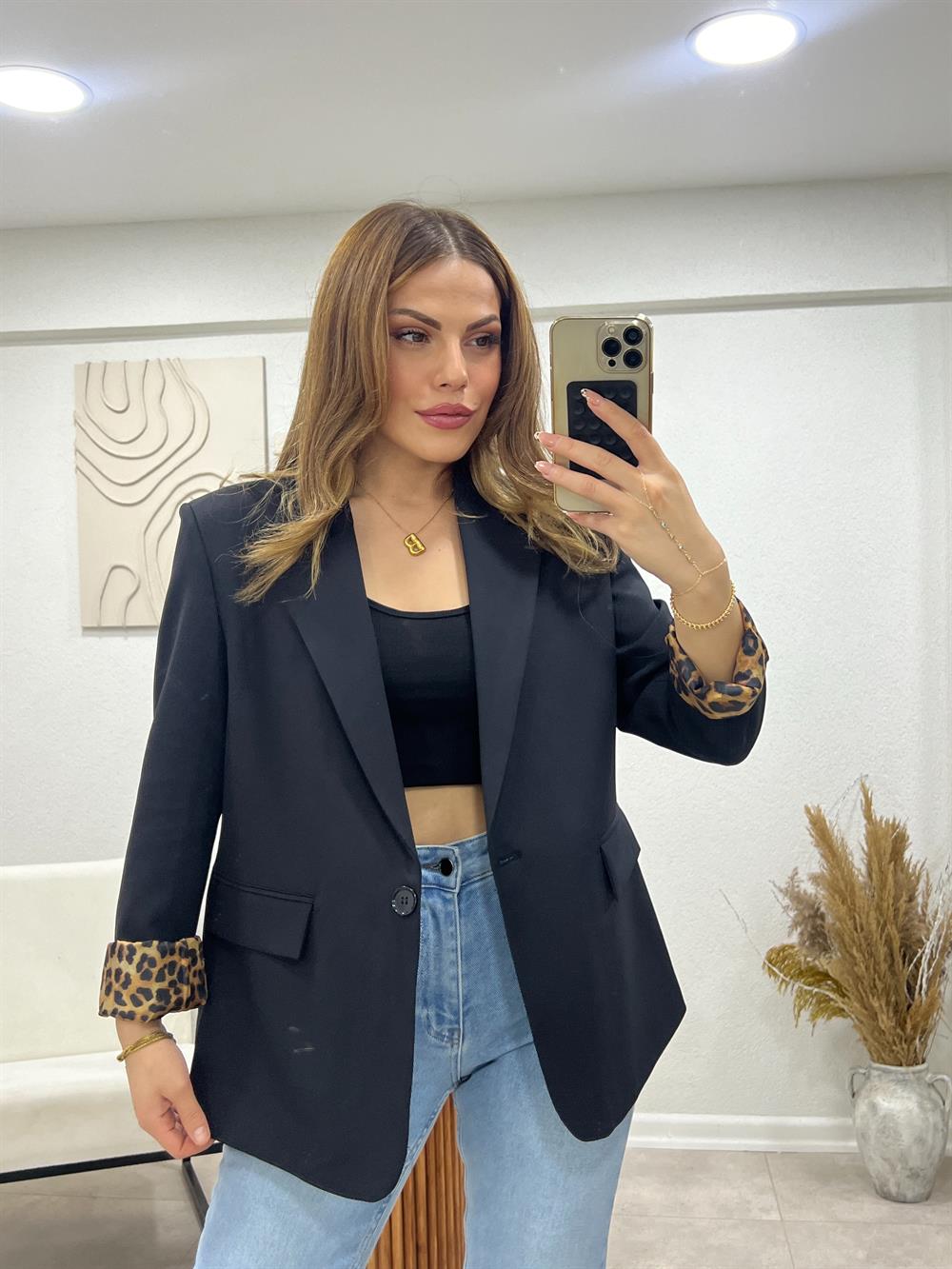 Si̇yah Kollari Leoparli Blazer Ceket