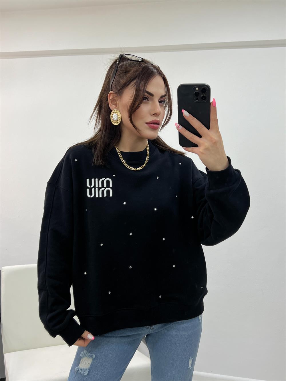 Si̇yah Küçük Yazi Detayli  Sweatshi̇rt