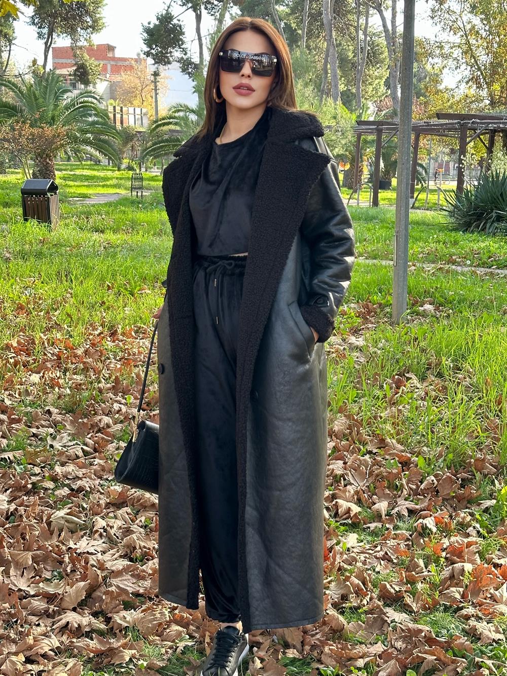 Si̇yah Kürklü Uzun Deri̇ Mont