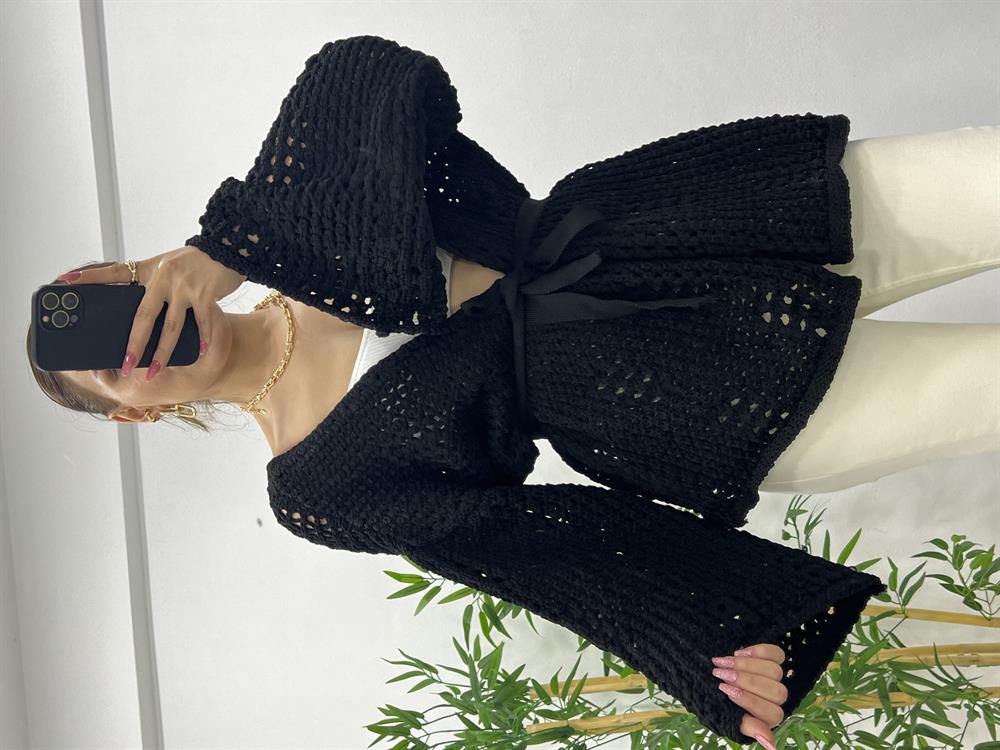 Si̇yah Kuşakli Örgülü Hirka