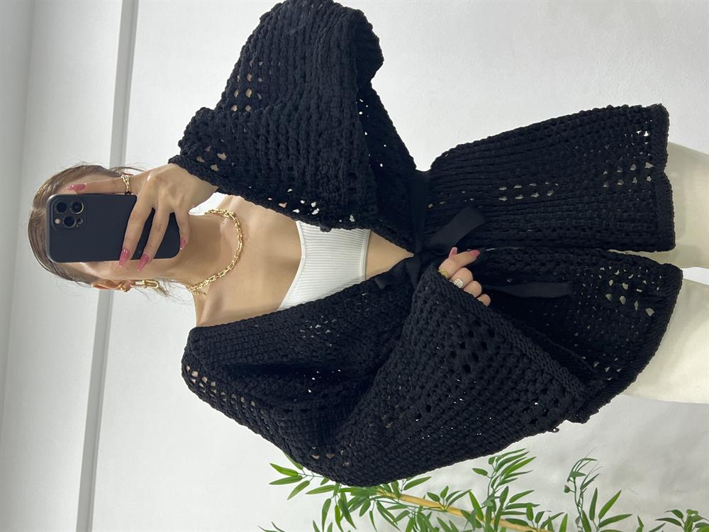 Si̇yah Kuşakli Örgülü Hirka