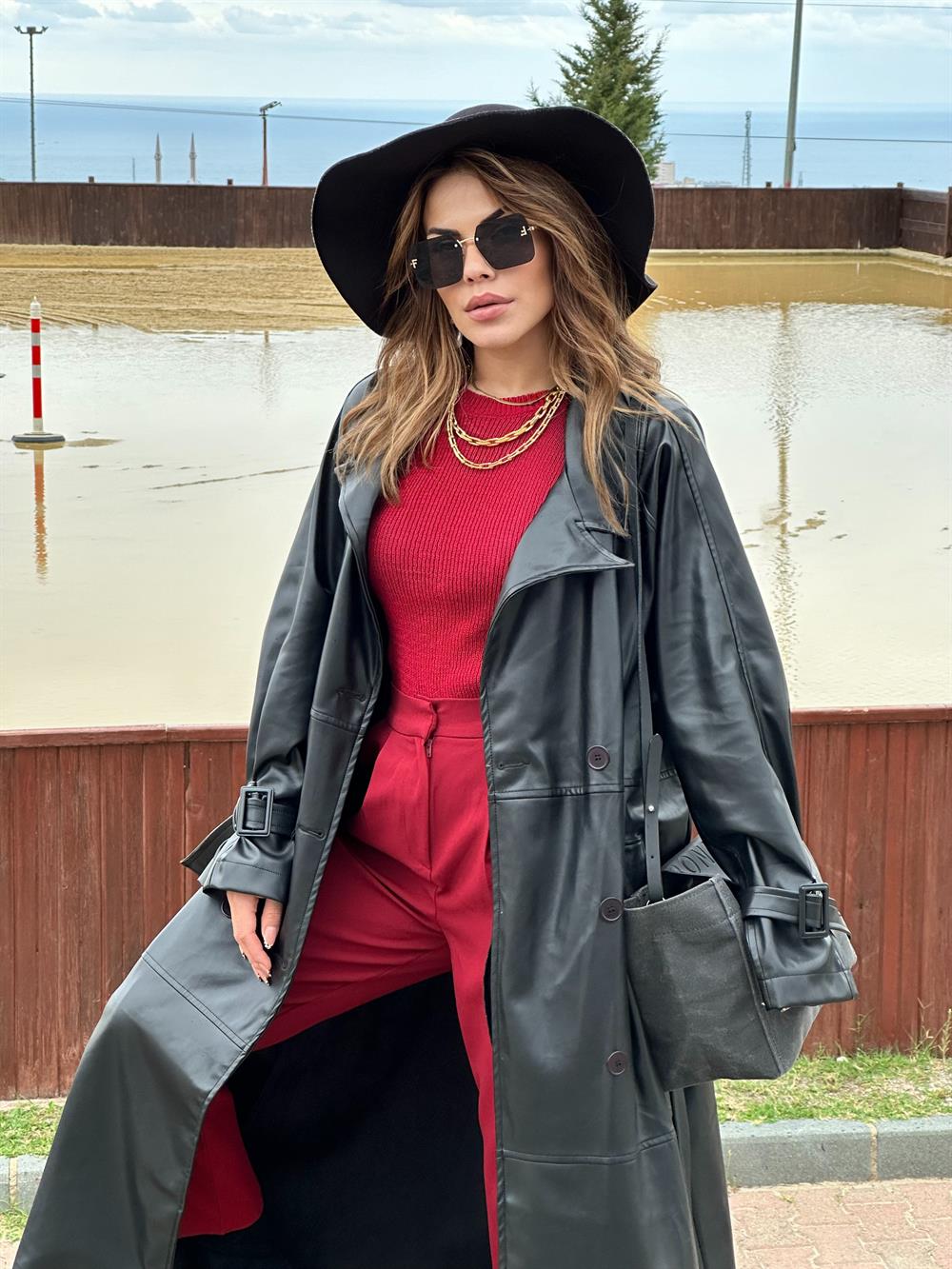 Si̇yah Kuşakli Premi̇um Seri̇ Deri̇ Trençkot