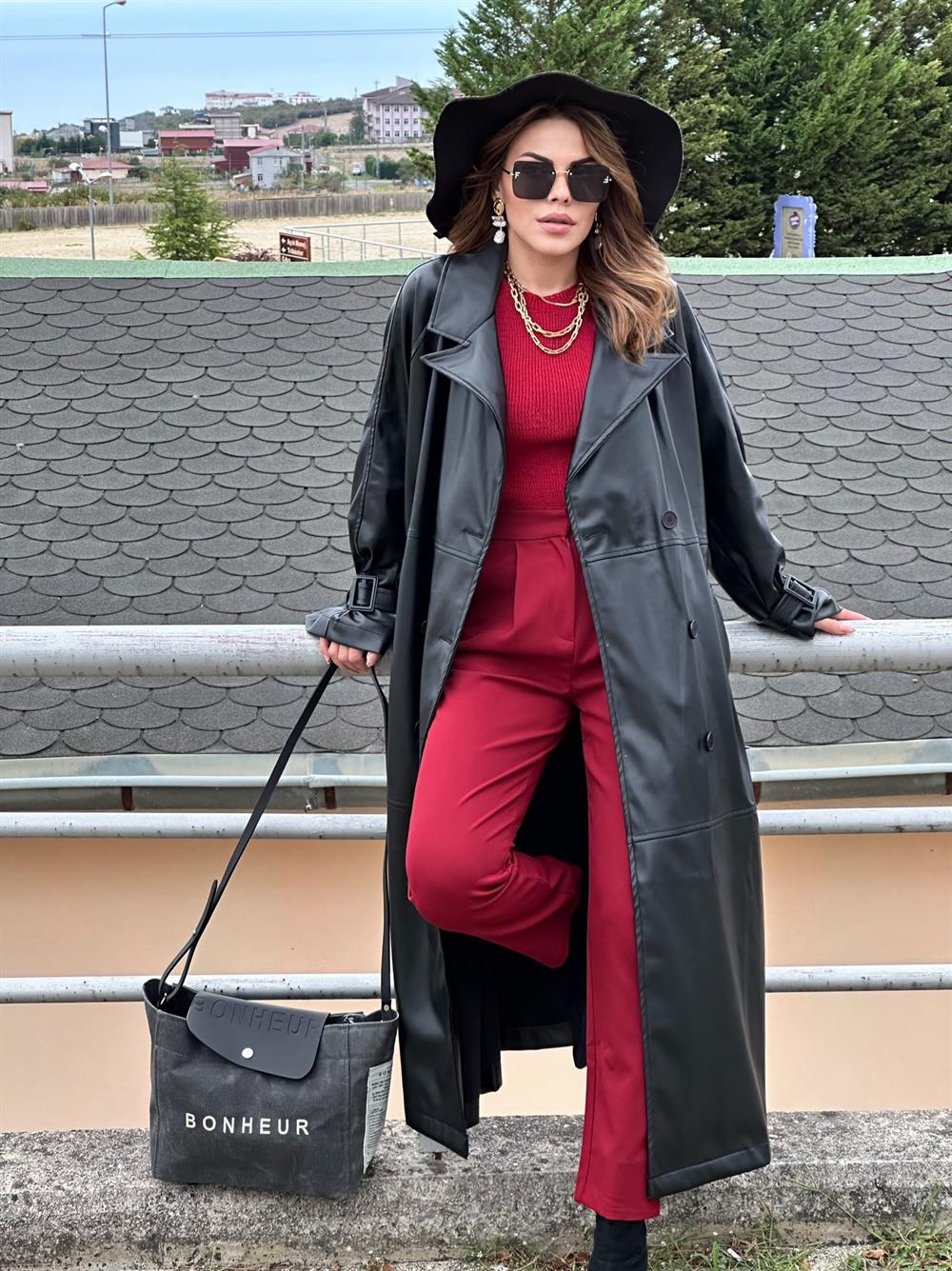 Si̇yah Kuşakli Premi̇um Seri̇ Deri̇ Trençkot