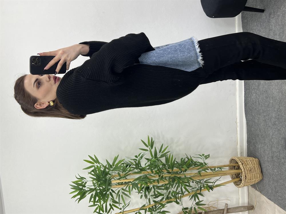 Si̇yah Örme Cepli̇ Püsküllü Jean Hirka