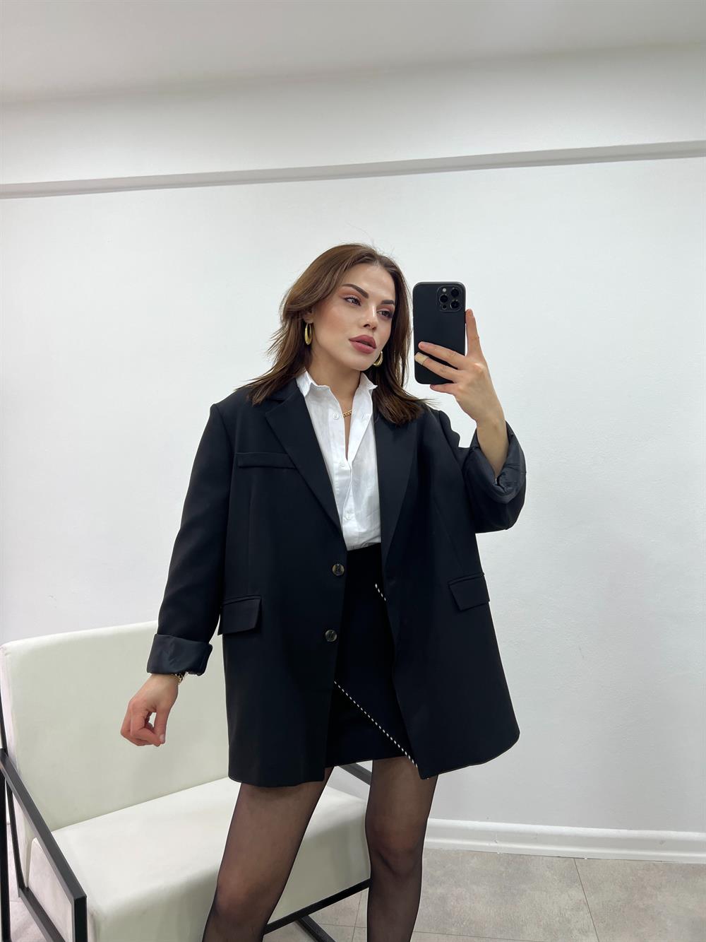 Si̇yah Oversi̇ze Blazer Ceket