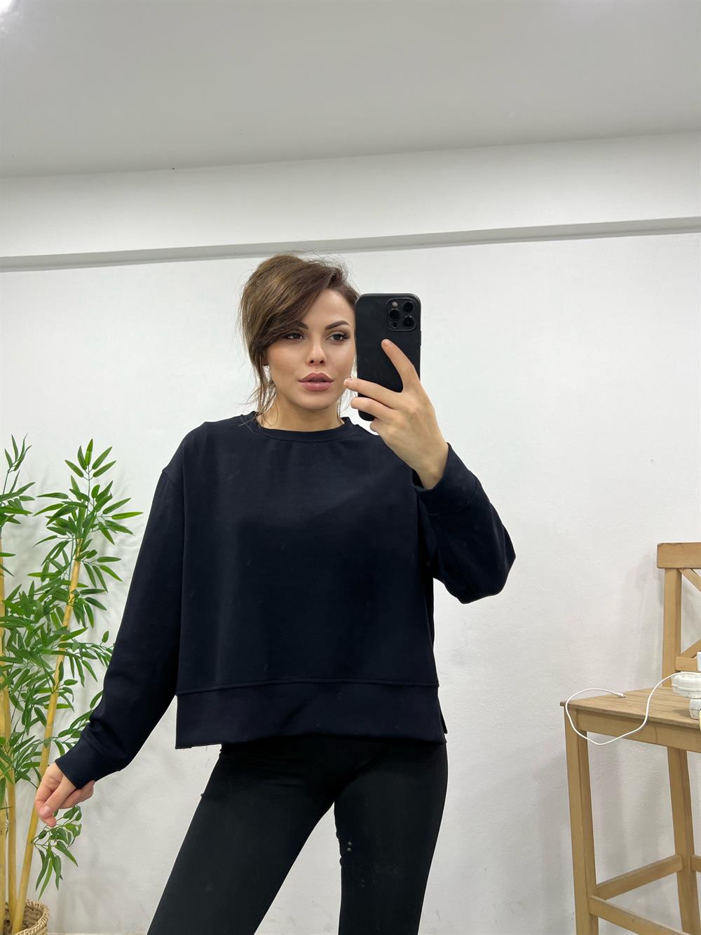 Si̇yah Sweatshırt