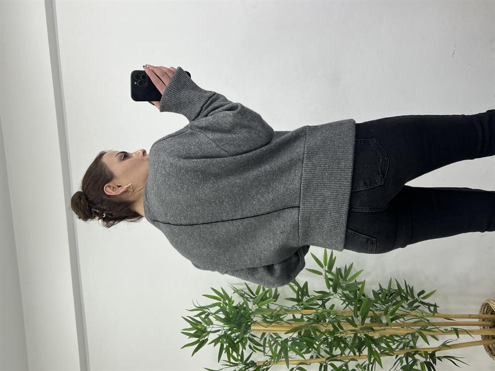 Gri̇ Şeri̇tli̇ Kazak