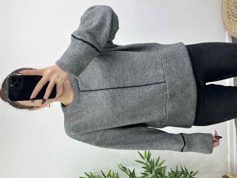 Gri̇ Şeri̇tli̇ Kazak