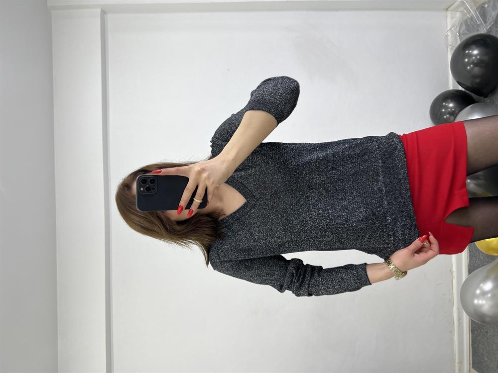 Si̇yah Si̇mli̇ V Yaka Tri̇ko Kazak