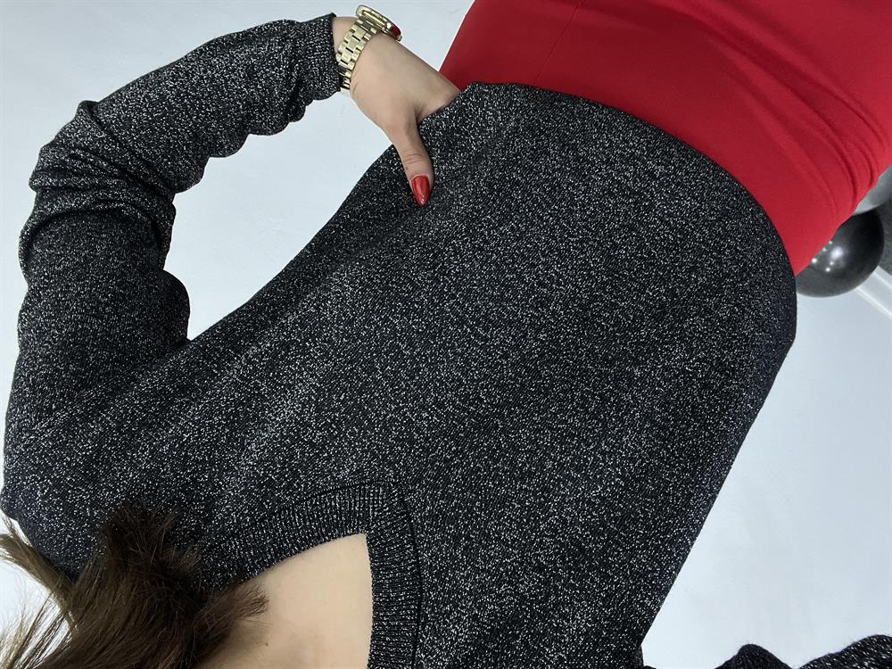 Si̇yah Si̇mli̇ V Yaka Tri̇ko Kazak