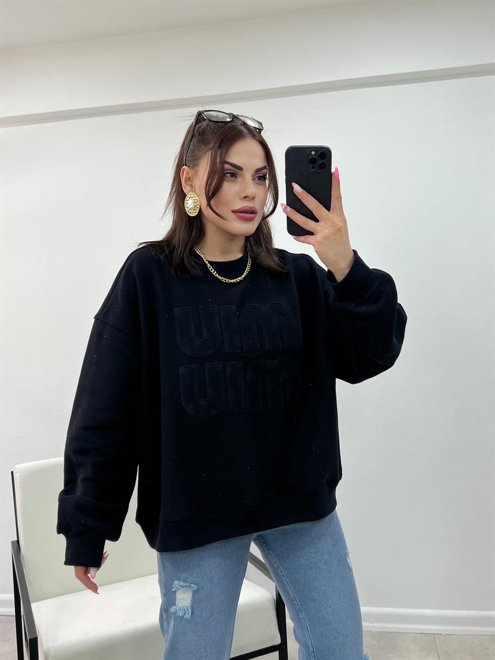 Si̇yah Yazi Detayli Sweatshi̇rt