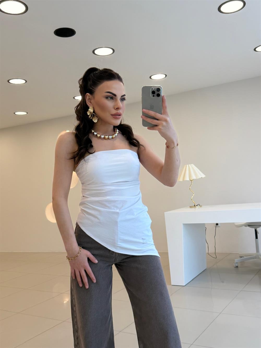 STRAPLEZ ARKA LASTİKLİ BLUZ BEYAZ
