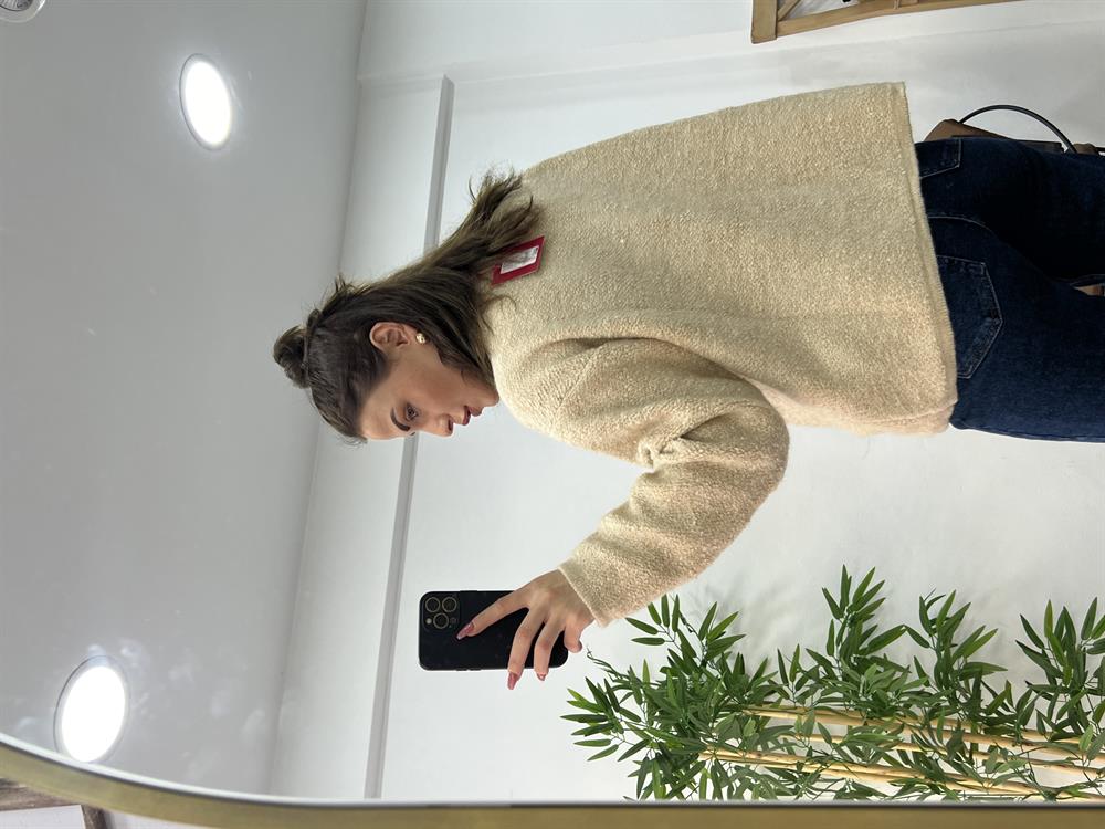 Taş Rengi̇ Gold Düğmeli̇ Yumoş Hirka