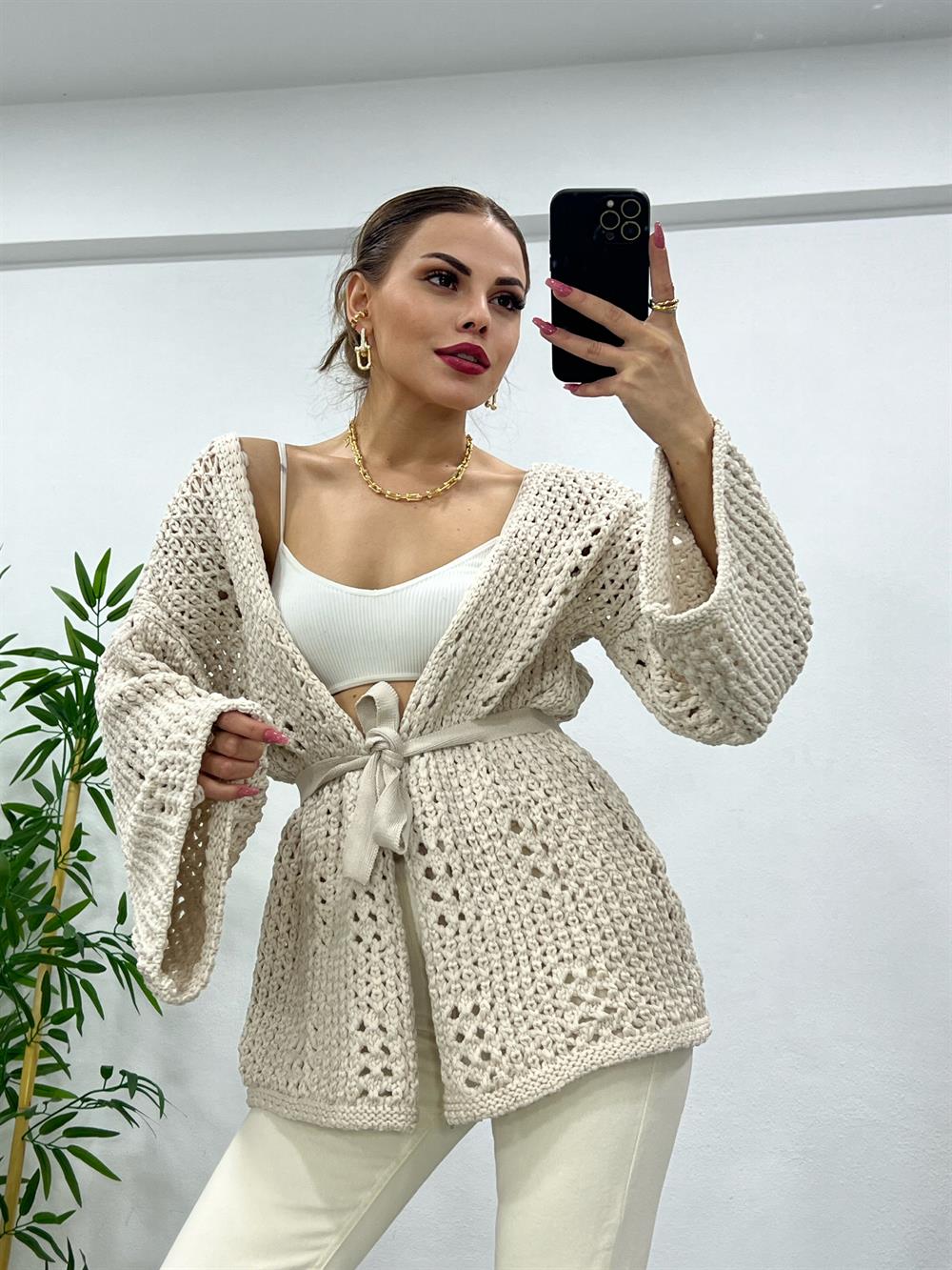 Taş Rengi̇ Kuşakli Örgülü Hirka