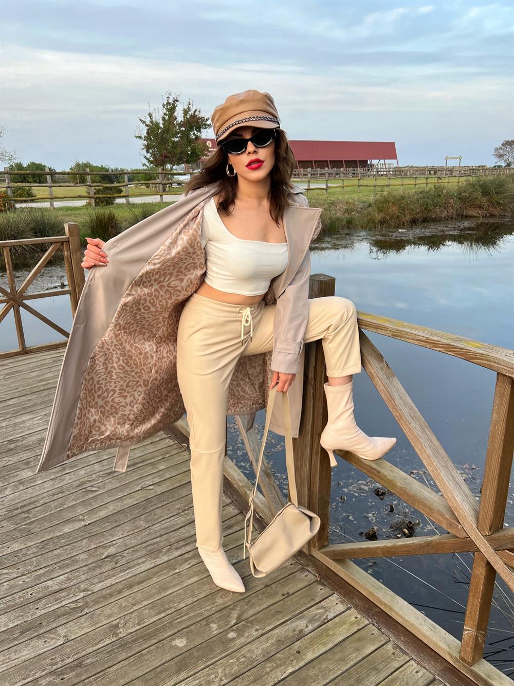 Taş Rengi̇ Leopar Astarli Trençkot