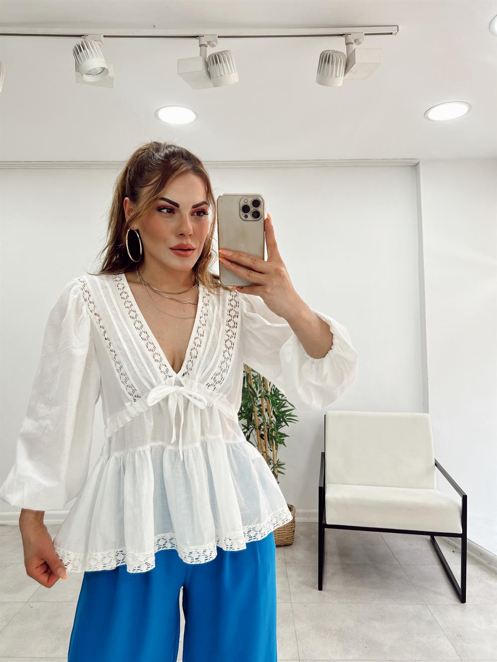 Tasarim Bağlamalali Dantelli̇ Bluz